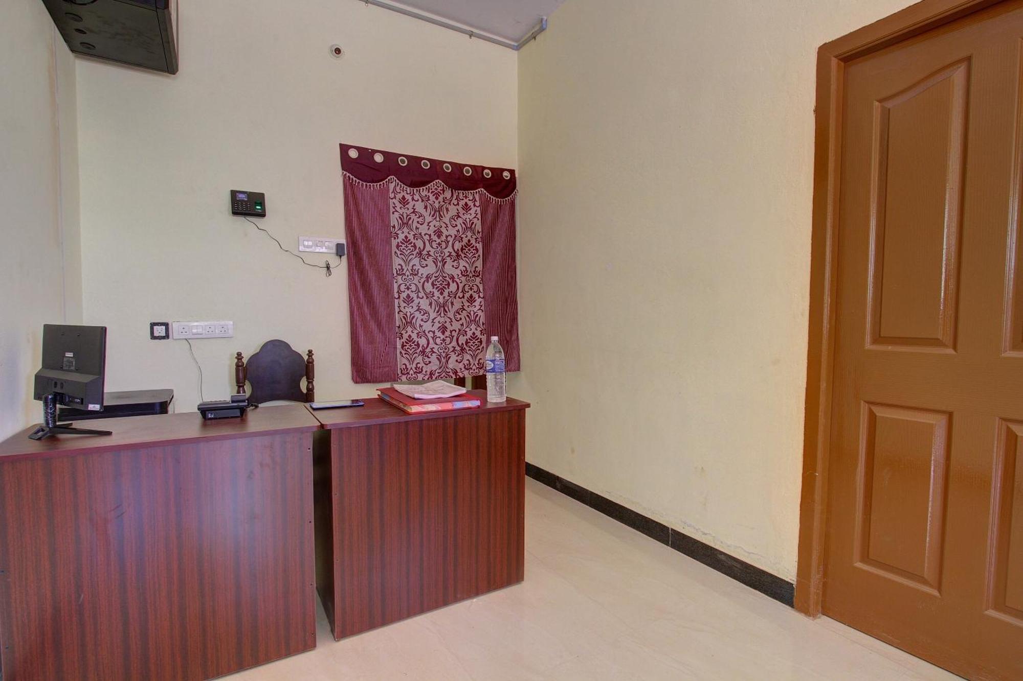 Oyo Flagship Tulip Towers Saravanampatti Coimbatore Exterior photo
